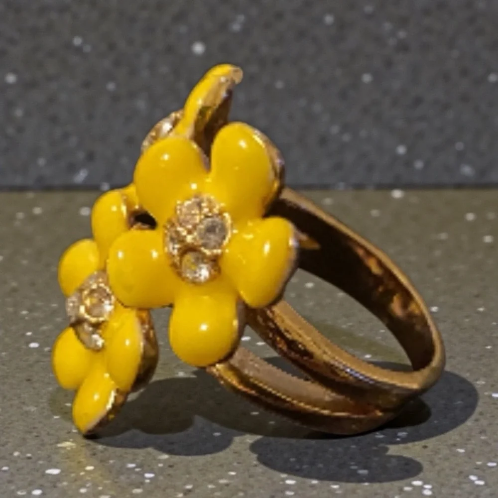 Golden Bloom Floral Ring - Picture 2 of 3